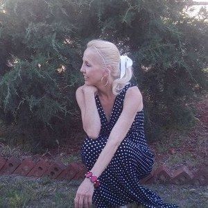 Meet your Posher, Debbie